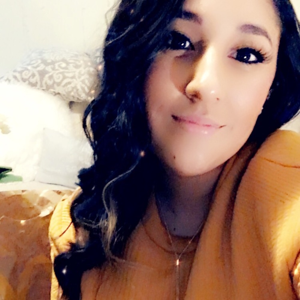 Meet your Posher, Monica